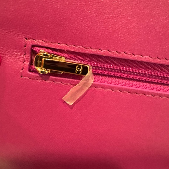 CHANEL Quilted Lambskin classic Wallet on chain with Iridescent hardware - Picture 6 of 9